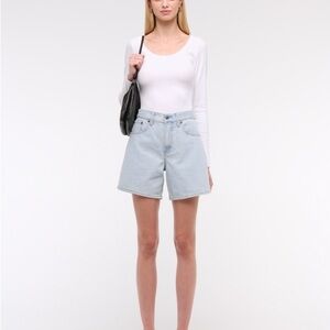 Abercrombie & Fitch Loose High Rise Shorts 6” (US 16)